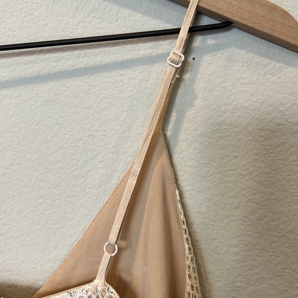 ASTR the Label Nude and Orange Lace Overlay V Neckline Slip Dress - Picture 6 of 9